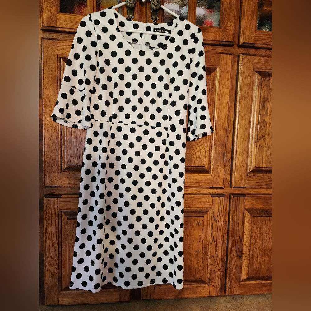Oxiuli Fashion White with Black Polka-dots Size M